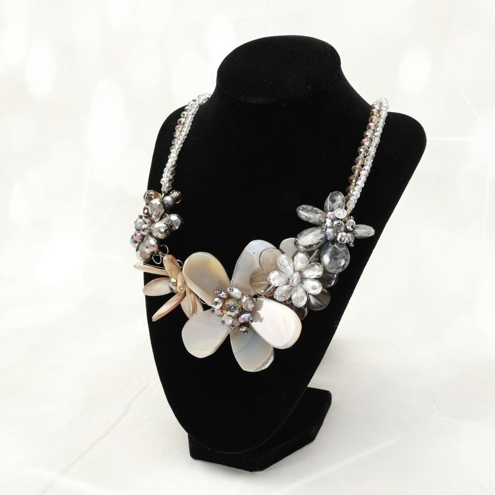 Women's Stone Flower & Beaded Statement Necklace Fashion Jewelry W/Lobster Clasp